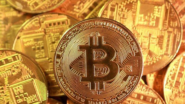 트럼프 100% 관세 예고에 가상자산 시장 ‘패닉’