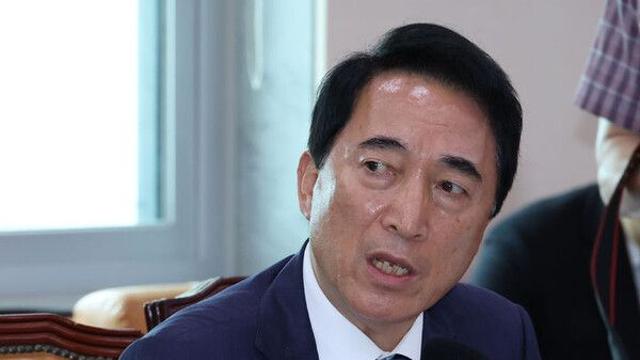 與박수현 