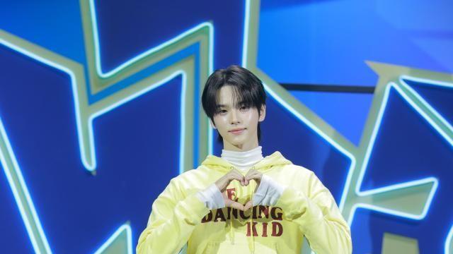 투어스 신유 