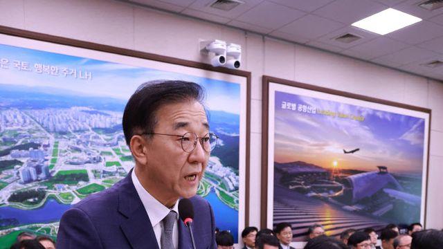 이번 주 주택안정책도 '규제일변도'냐 질문에…김윤덕 