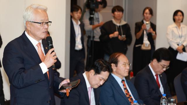 장동혁 지도부에 쓴소리 쏟아낸 野원로…