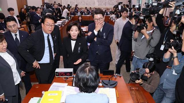 이재명 정부 첫 국감 이틀째…'전산망 먹통·이진숙 체포' 격돌 전망