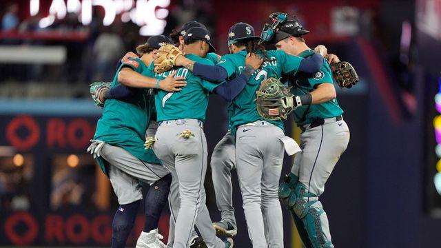 홈런왕이 분위기 바꿨다! '롤리 동점포→폴랑코 2타점' 시애틀, ALCS 1차전서 토론토 3-1 제압