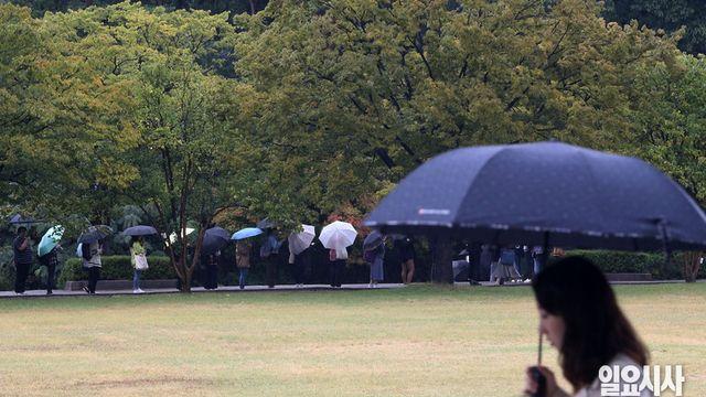 <오늘의 날씨> 전국 가을비에 기온 ‘뚝’⋯아침 최저 14도