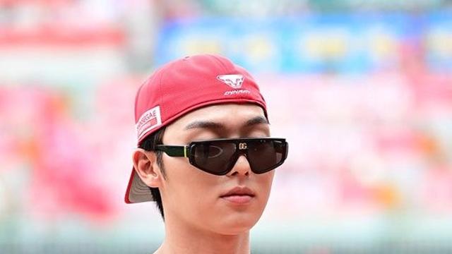 고개 숙인 최현욱, 상처만 남은 어린이 앞 '강속구 시구'…