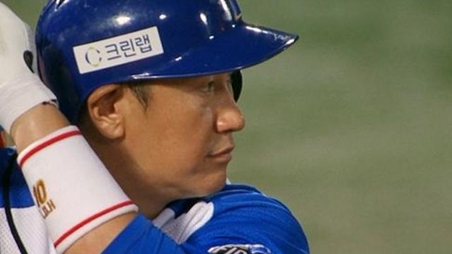 '레전드' 이대호, 사직 다시 밟았다…거포 스윙에 감탄 연발 (불꽃야구)