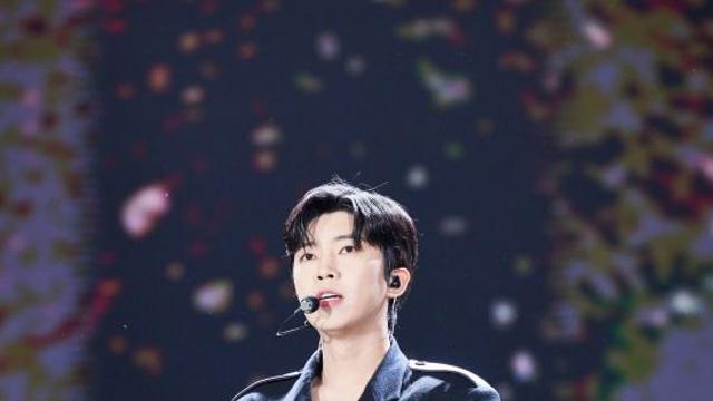 임영웅, 아이돌차트 평점랭킹 237주 연속 1위…역시 히어로