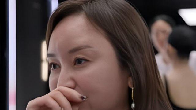 '故 조민기 아내' 김선진, 7년 만에 방송 출연…눈물