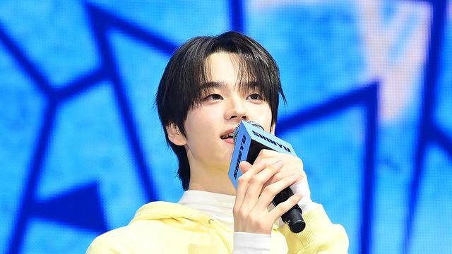 'MC 선배' 투어스 도훈, '인기가요' 새얼굴 된 신유에…