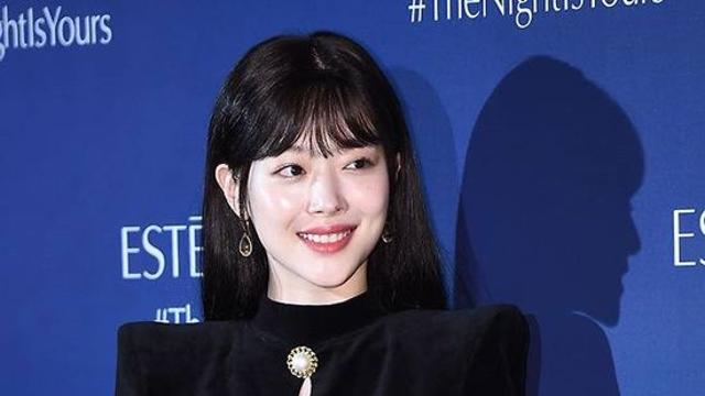 25살에 떠난 故설리, 벌써 6주기…여전히 그리운 미소 [엑's 투데이]