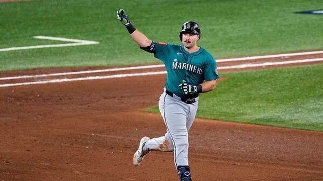 홈런왕 롤리 동점 홈런 '쾅'…시애틀, 토론토 꺾고 ALCS '먼저 웃었다'