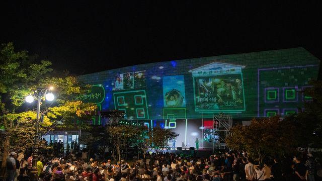 군산시간여행축제 나흘간 13만5천명 방문…퍼레이드 등 다채