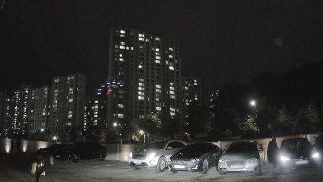 아이가 찬 돌에 포르쉐 손상⋯가해 부모는 현장 이탈