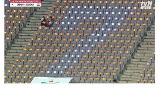 실시간) 같은 시간 축구 vs 야구 관중석 비교..jpg