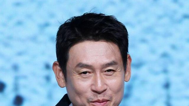 설경구와 벌써 네 번째 변성현 