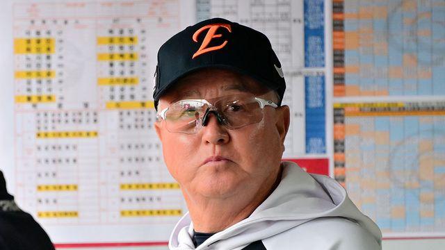 한화, '18년 만에' 삼성과 PS 격돌…김경문 감독 