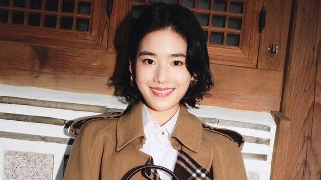 '공개 열애' 정은채 미모에 깜짝…환한 미소