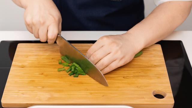 밥 비벼 먹으면 3공기도 거뜬합니다… 참치캔 남으면 '이렇게' 만들어보세요