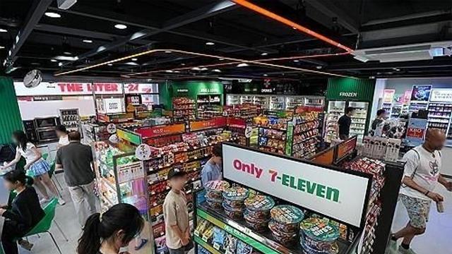 세븐일레븐, 희망퇴직 단행…