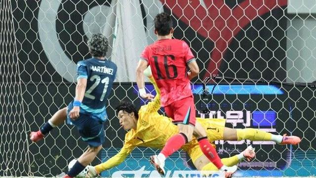 [한국-파라과이] GK 김승규, 환상 선방→이한범 다독이는 인성까지…돌아온 벽