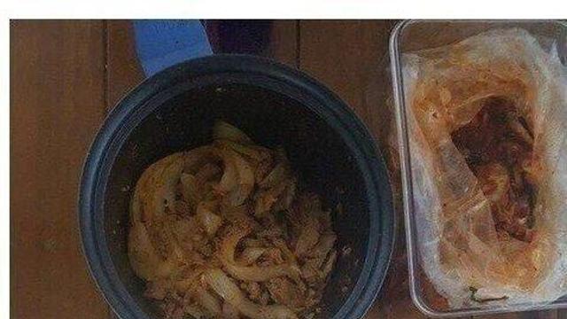 친구가 밥을 계속 얻어 먹는데 밉지 않다.jpg