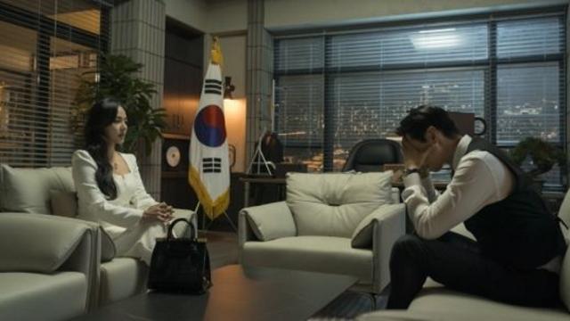 유진·지현우, 숨 막히는 냉기 속 살벌한 대치 (퍼스트레이디)