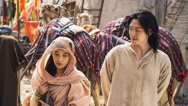 김우빈·수지 '다 이루어질지니' 호불호에도 글로벌 1위