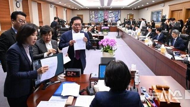 국감 4일차…감사원 국감, '文정부 통계 조작 의혹' 감사 등 놓고 충돌할 듯
