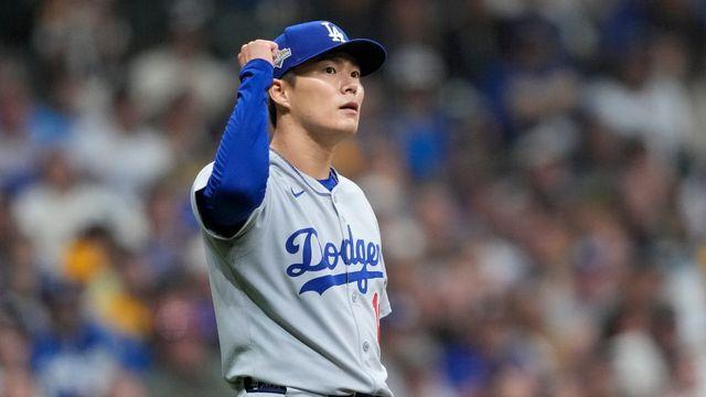 야마모토 111구 완투승…다저스, 밀워키 꺾고 NLCS 2승무패 리드