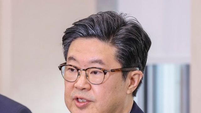 MBK 김병주 회장, 국회 국감서 홈플러스·롯데카드 사태 “관여 안해”…모르쇠 논란