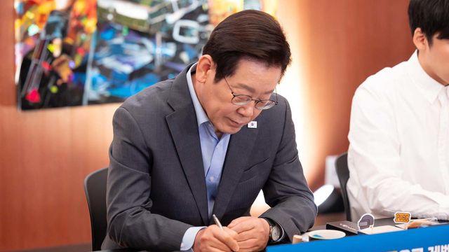 이재명 대통령 “보고서 읽을 틈도 없어... 일정 좀 줄이라”