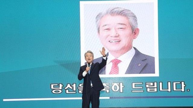 경찰, 15일 강호동 농협회장 비리 관련해 집무실 등 압수수색 벌여