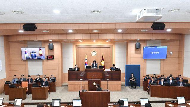 제274회 김해시의회 임시회 개회...39건 안건 심사