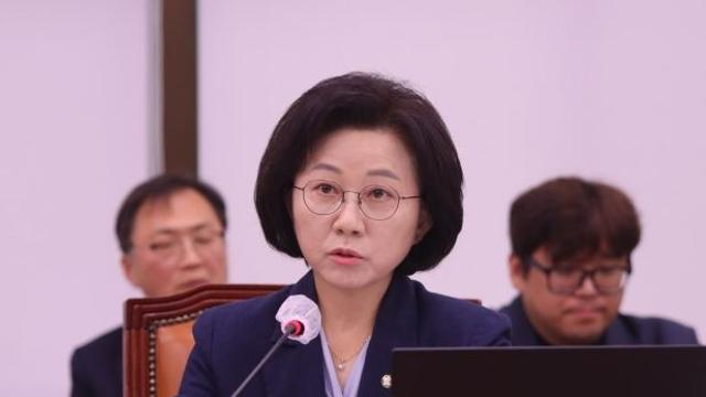 송옥주 의원, 농수협 여직원은 임원이 될 수 없다고?