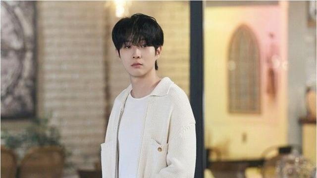 최우식♥정소민 통했다...‘우주메리미’, 전 세계가 반한 K-로맨스