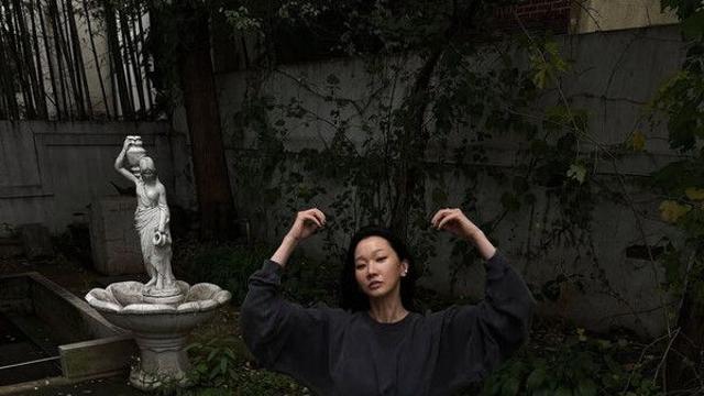 장윤주 강렬 눈빛에 깜짝…역시 모델이네
