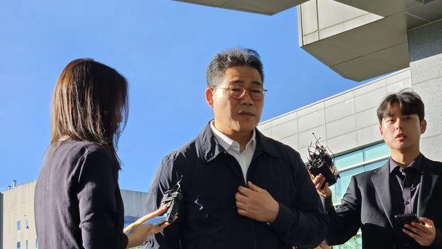[1보] 동부지검 출근한 백해룡 
