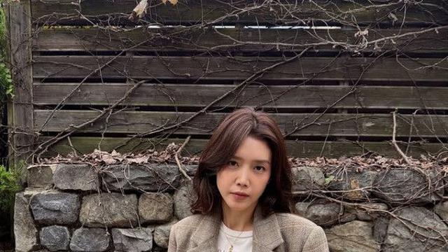 48세 채정안, 남다른 패션 감각…주머니 손넣고 '시크'