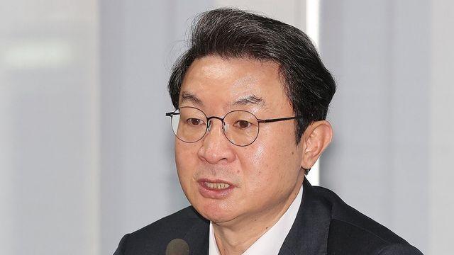 이억원 