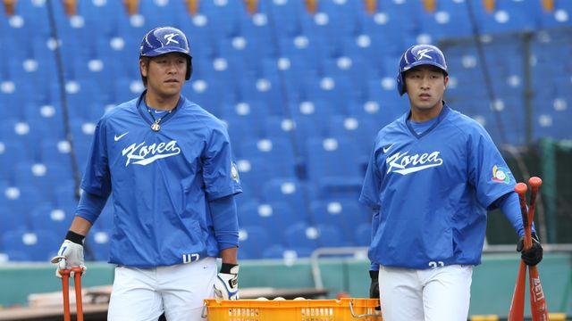 한국시리즈 길목에서 만난 '무관의 제왕' 손아섭·강민호...염원을 향한 절친 경쟁 [IS 피플]
