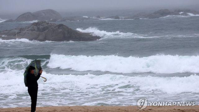 때아닌 장마에 강원 동해안 가을 축제 비상…행사 축소·연기