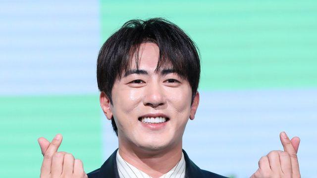 ‘ENA 공채 개그맨’ 등극?…김원훈, 두 번째 연속 예능 MC 발탁