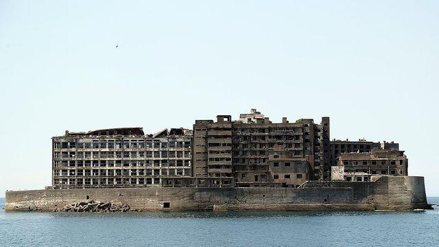日군함도 55년만에 새 건물…연구 거점·피난소로 활용