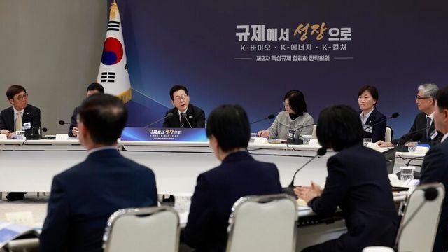 李 “재생에너지·바이오·문화 산업 진흥...기업 활동 위해 규제 합리화”