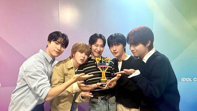 원위, 데뷔 7년 만에 음방 첫 1위…감격의 수상 소감 (쇼! 챔피언)