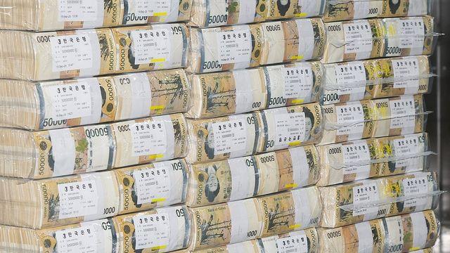 2분기 GDP 대비 가계부채 비율 89.7%…15분기 만에 상승(종합)