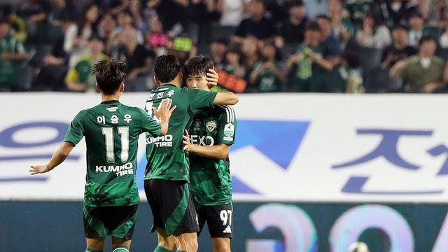 종착역 앞둔 K리그1 정규라운드…전북, 4년 만의 우승 축포 쏠까
