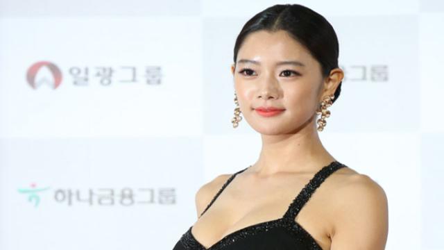 “배우자와 신중한 논의 끝에”…배우 클라라, 결혼 6년 만에 이혼