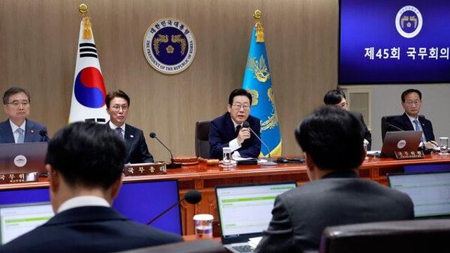 [김민주의 민심읽기] '외교·통상'에 흔들린 李지지율...APEC, 반등 계기 될까