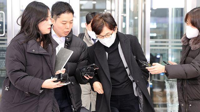 직권남용죄 헌재로 가나…文정부 조현옥 前수석, 위헌제청 신청